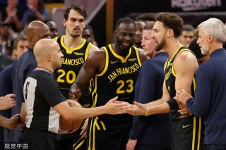 季中呈现出 季中呈现出