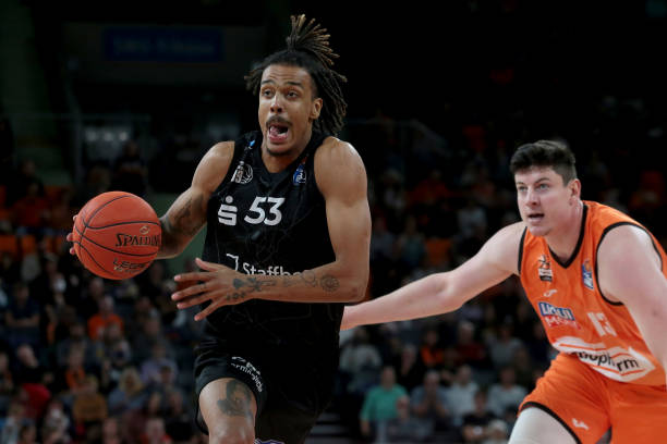 要更强有力 要更强有力