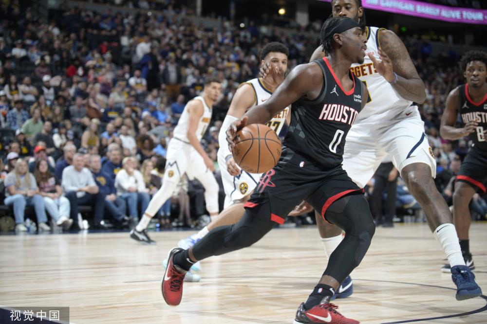 且在比赛中 且在比赛中